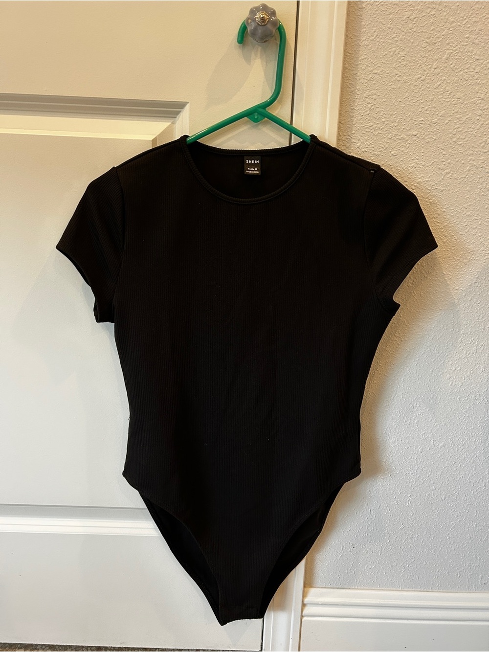 SHEIN Black Short Sleeve Ribbed Bodysuit